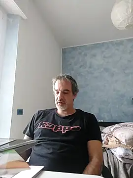 Snapshot of Marcolino183 chatting on February 1, 7:50 am Marcolino183 online show from February 1, 7:50 am