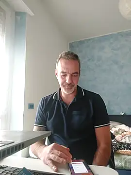 Snapshot of Marcolino183 chatting on November 18, 8:39 am Marcolino183 online show from November 18, 8:39 am