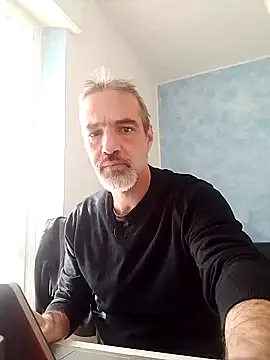 Snapshot of Marcolino183 chatting on December 20, 10:49 am Marcolino183 online show from December 20, 10:49 am