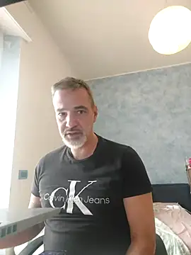 Snapshot of Marcolino183 chatting on February 10, 8:46 am Marcolino183 online show from February 10, 8:46 am