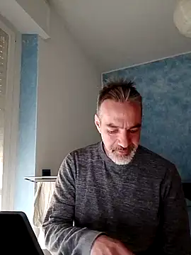 Snapshot of Marcolino183 chatting on February 5, 2:26 pm Marcolino183 online show from February 5, 2:26 pm