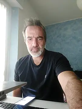 Snapshot of Marcolino183 chatting on December 17, 8:19 am Marcolino183 online show from December 17, 8:19 am