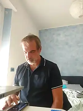 Snapshot of Marcolino183 chatting on September 30, 9:26 am Marcolino183 online show from September 30, 9:26 am