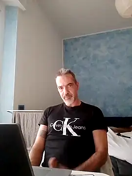 Snapshot of Marcolino183 chatting on January 29, 3:47 pm Marcolino183 online show from January 29, 3:47 pm