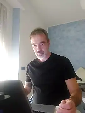 Snapshot of Marcolino183 chatting on March 14, 9:14 am Marcolino183 online show from March 14, 9:14 am