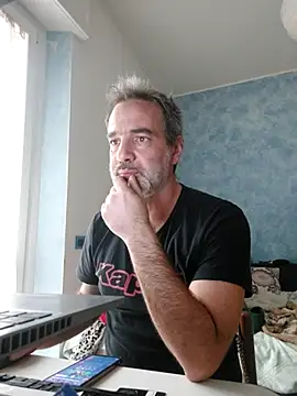 Snapshot of Marcolino183 chatting on December 19, 9:22 am Marcolino183 online show from December 19, 9:22 am