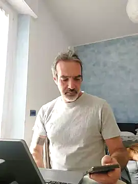 Snapshot of Marcolino183 chatting on January 13, 10:47 am Marcolino183 online show from January 13, 10:47 am