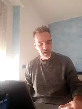 Snapshot of Marcolino183 chatting on February 17, 1:44 pm Marcolino183 online show from February 17, 1:44 pm