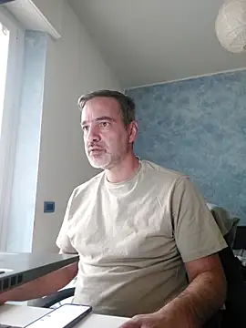 Snapshot of Marcolino183 chatting on March 4, 8:22 am Marcolino183 online show from March 4, 8:22 am