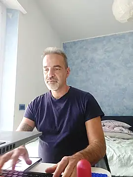 Snapshot of Marcolino183 chatting on October 15, 7:16 am Marcolino183 online show from October 15, 7:16 am