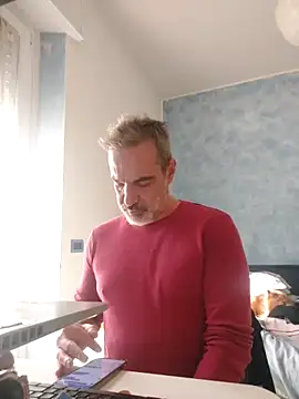 Snapshot of Marcolino183 chatting on November 5, 8:28 am Marcolino183 online show from November 5, 8:28 am