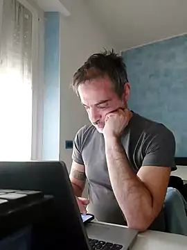 Snapshot of Marcolino183 chatting on March 21, 2:40 pm Marcolino183 online show from March 21, 2:40 pm