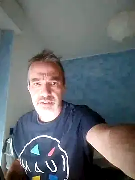 Snapshot of Marcolino183 chatting on December 16, 2:49 pm Marcolino183 online show from December 16, 2:49 pm