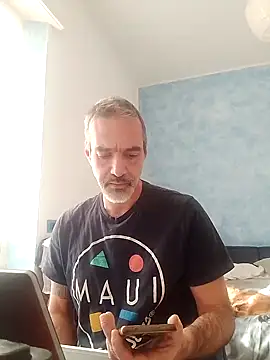 Snapshot of Marcolino183 chatting on December 16, 9:35 am Marcolino183 online show from December 16, 9:35 am