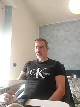 Snapshot of Marcolino183 chatting on February 23, 8:26 am Marcolino183 online show from February 23, 8:26 am