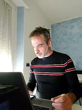 Snapshot of Marcolino183 chatting on March 21, 9:45 am Marcolino183 online show from March 21, 9:45 am