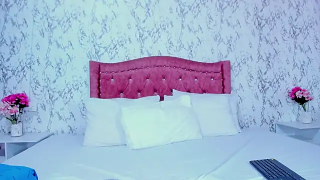 Mia Malkovaa  online show from October 28, 4:50 pm