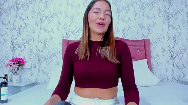 Snapshot of Mia_Malkovaa_ chatting on February 10, 4:28 pm Mia Malkovaa online show from February 10, 4:28 pm