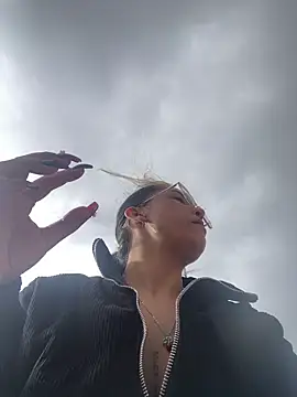 baby lizy online show from November 14, 7:50 pm