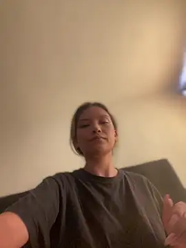 baby lizy online show from January 10, 7:53 pm