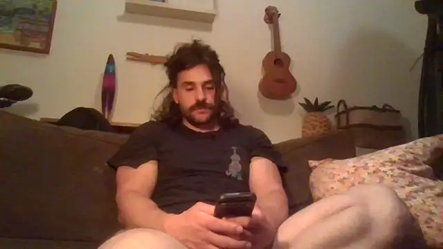 Snapshot of Mclozzz chatting on July 7, 12:57 am Mclozzz online show from July 7, 12:57 am