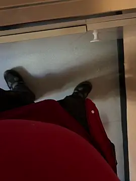 Snapshot of lescoquin2215 chatting on February 25, 8:47 am lescoquin2215 online show from February 25, 8:47 am