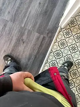 Snapshot of lescoquin2215 chatting on December 31, 8:37 am lescoquin2215 online show from December 31, 8:37 am