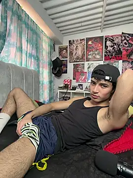 Snapshot of dylan_fun18 chatting on June 7, 8:14 pm dylan fun18 online show from June 7, 8:14 pm