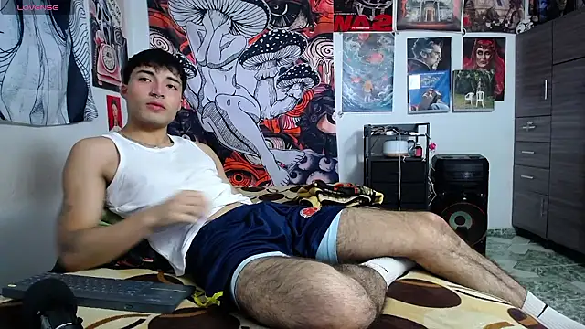 Snapshot of dylan_fun18 chatting on April 20, 9:38 pm dylan fun18 online show from April 20, 9:38 pm