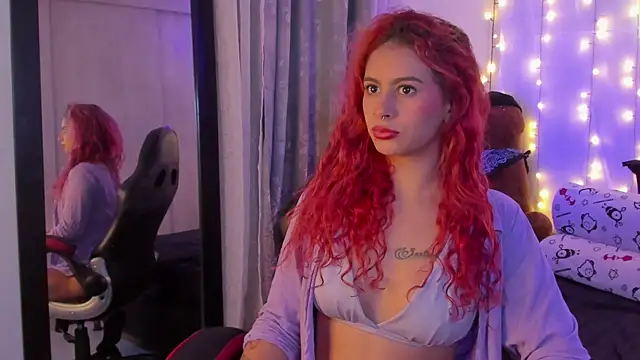 Sophiee Hill online show from December 24, 7:17 am