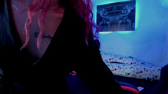 Sophiee Hill online show from December 13, 9:02 am