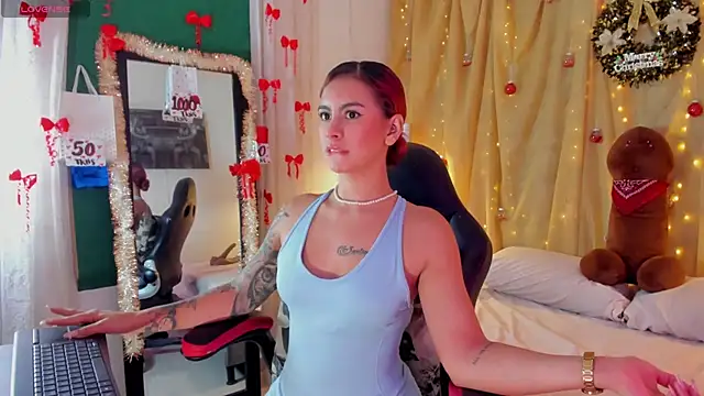 Sophiee Hill online show from January 7, 6:07 am