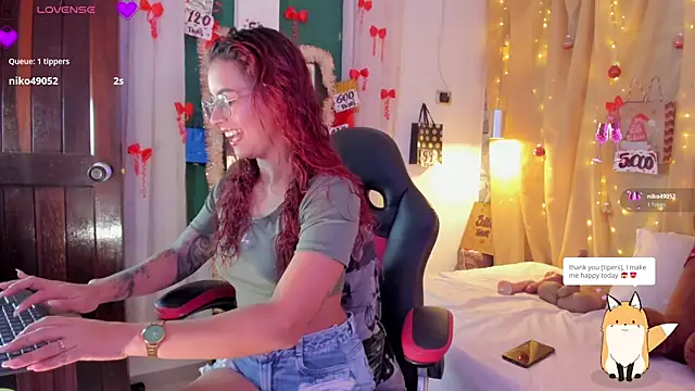 Sophiee Hill online show from December 21, 1:52 am