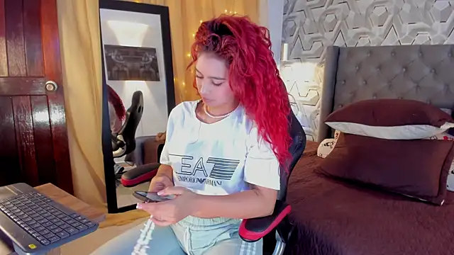Sophiee Hill online show from September 18, 11:08 pm