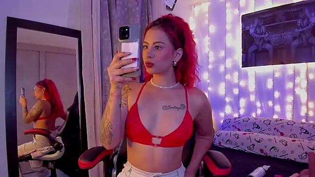 Sophiee Hill online show from February 7, 5:20 am