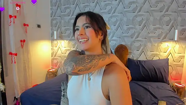 Sophiee Hill online show from March 13, 6:29 am