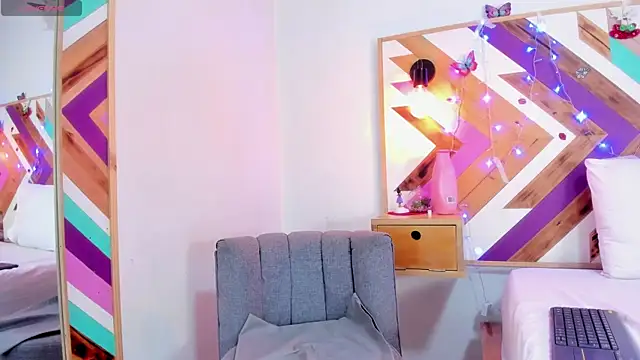 Katia Wilson online show from December 20, 1:03 pm