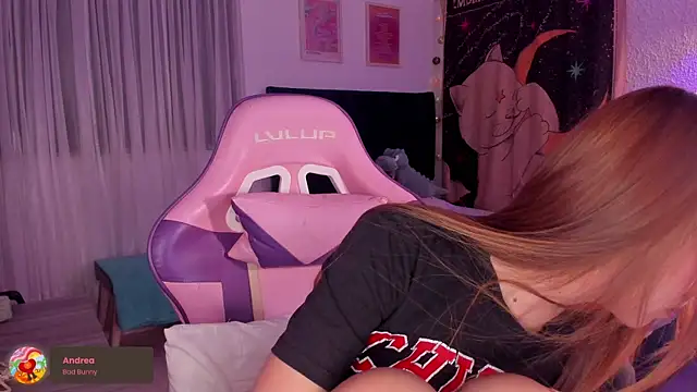 Snapshot of alice_guerin_ chatting on November 9, 3:43 am alice guerin online show from November 9, 3:43 am