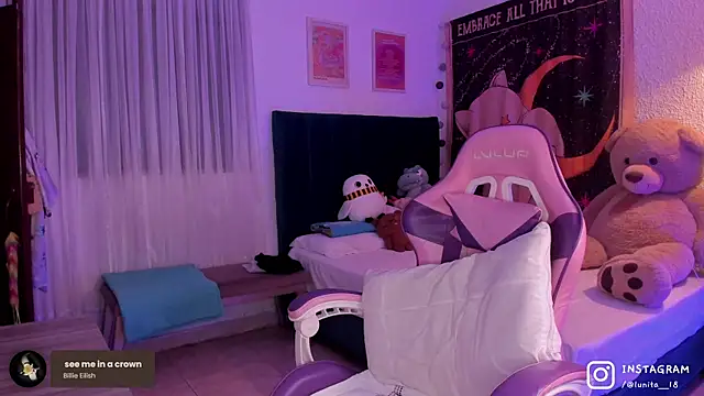 Snapshot of alice_guerin_ chatting on October 18, 3:52 am alice guerin online show from October 18, 3:52 am