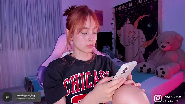 Snapshot of alice_guerin_ chatting on October 3, 2:26 am alice guerin online show from October 3, 2:26 am