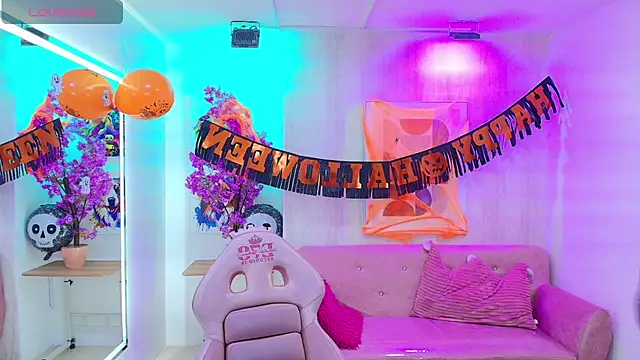 Gabby evanns online show from October 31, 11:51 am