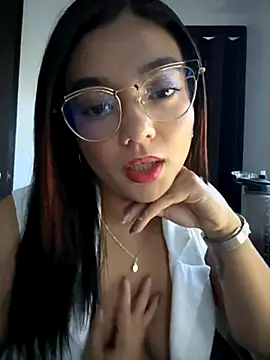 camianddanna online show from November 1, 10:25 pm