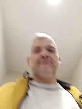 Snapshot of Holaluz2 chatting on December 15, 12:55 pm Holaluz2 online show from December 15, 12:55 pm