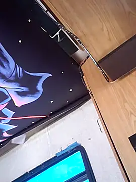 LargeDominoes online show from March 24, 6:08 pm