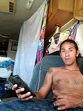 Snapshot of LargeDominoes chatting on February 28, 7:13 pm LargeDominoes online show from February 28, 7:13 pm