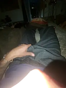 Snapshot of LargeDominoes chatting on March 3, 6:31 am LargeDominoes online show from March 3, 6:31 am