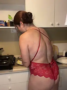 WhiteWomen online show from November 10, 11:10 pm