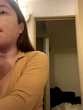 WhiteWomen online show from November 18, 11:37 pm