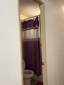 WhiteWomen online show from December 3, 4:06 pm