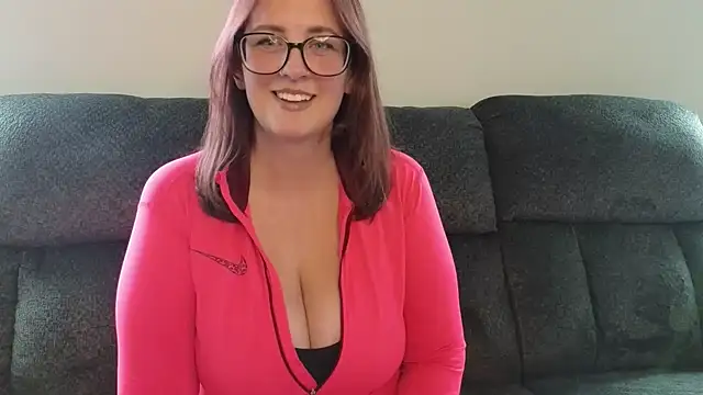 TheBustyHouseWife online show from October 13, 3:46 pm